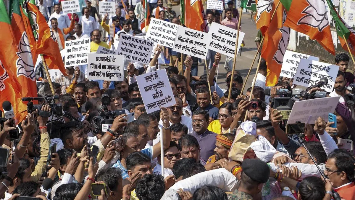 BJP Launches Nationwide Protests Against Mallikarjun Kharge Over Remarks on PM Modi’s Late Father